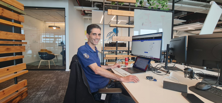 נאזם עווידה, בעמדה שלו