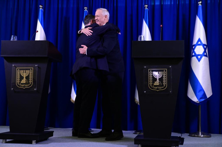 בני גנץ, גדעון סער