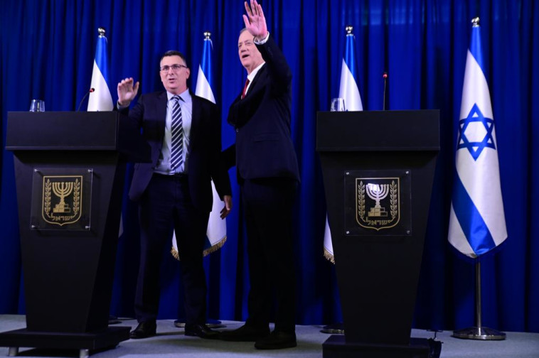 בני גנץ, גדעון סער