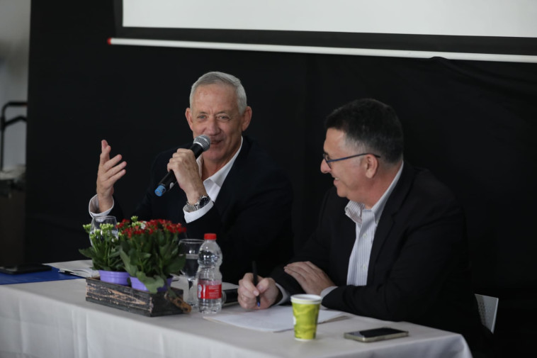 בני גנץ וגדעון סער בישיבת סיעת ''כחול לבן התקווה החדשה''