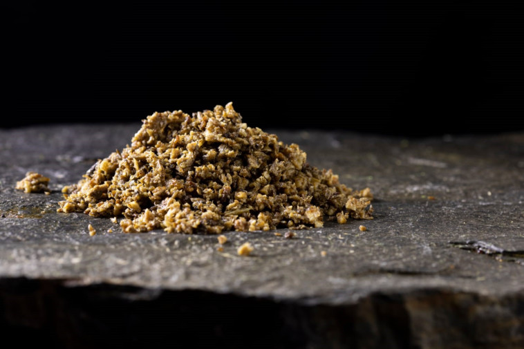 חומר הגלם הטבעי - ולא, זה לא בשר טחון