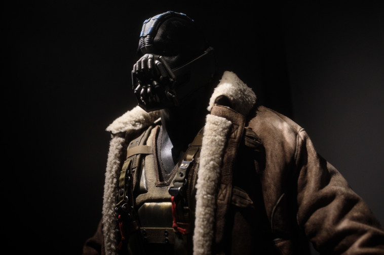 התלבושת של ''ביין'' מהסרט ''באטמן: עלייתו של האביר האפל''