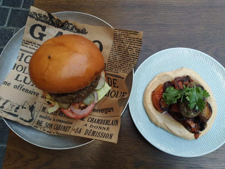 קבב טלה והמבורגר בקר היברידיים