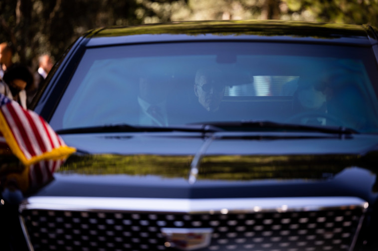 ג'ו ביידן ברכב המשוריין (צילום: יונתן זינדל, פלאש 90)