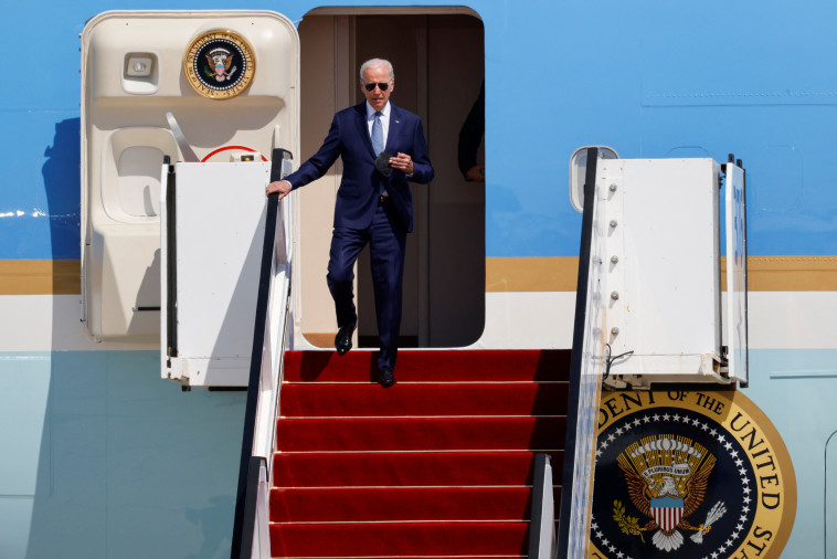 הגעתי. ביידן נוחת בישראל