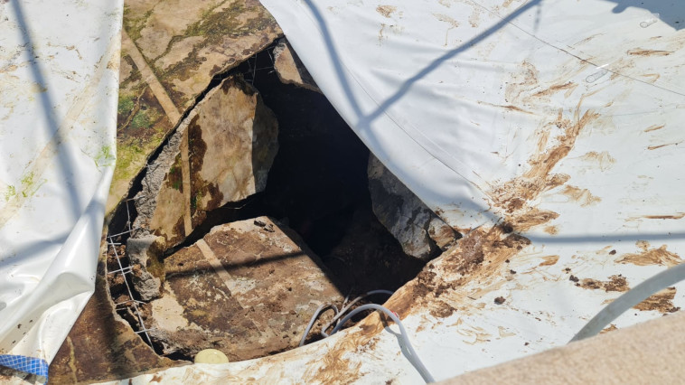 הבולען שנפער בבריכה