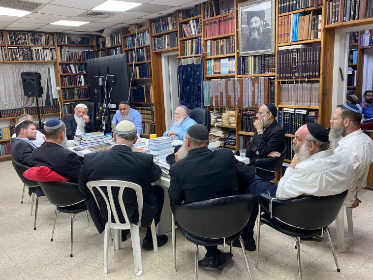 בצלאל סמוטריץ' בפגישה עם רבני הציונות הדתית