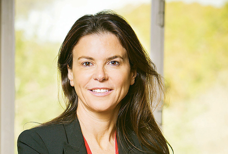 עפרה שטראוס