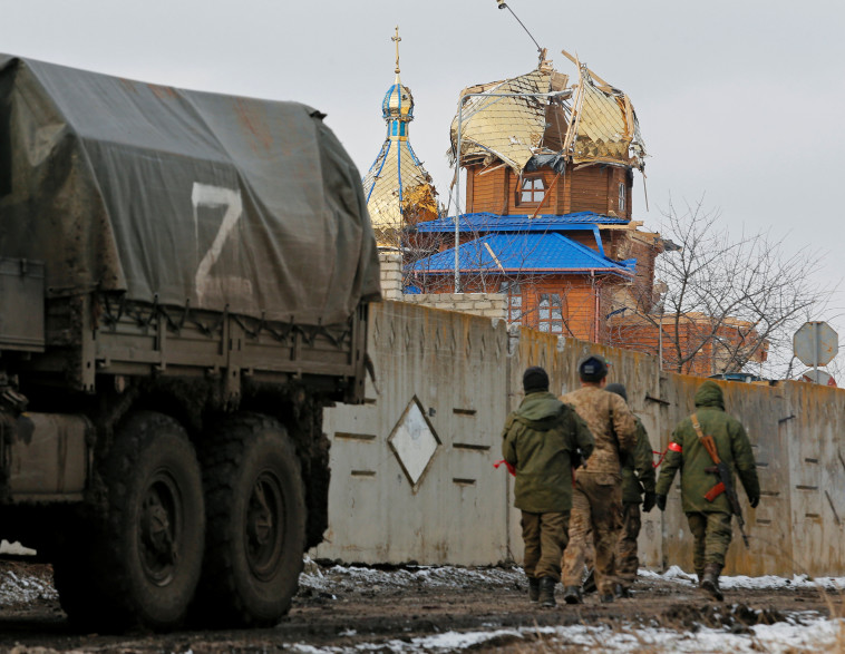 כוחות צבא רוסים בדונייצק, אוקראינה (צילום: REUTERS/Alexander Ermochenko )