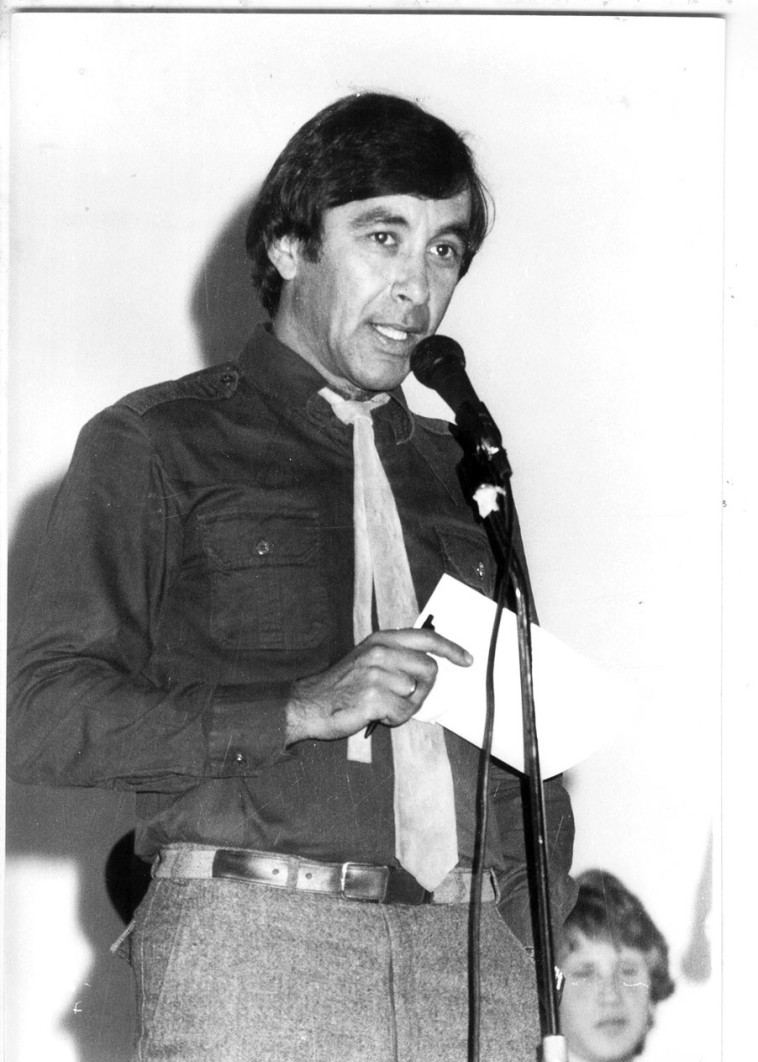 מנחם פרי במקום בצמרת רשת ג',  1983. 