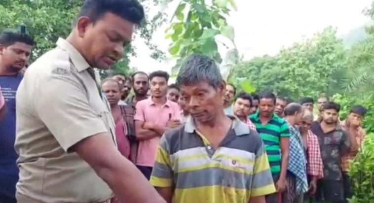 צעד לתחנת המשטרה כדי להסגיר את עצמו