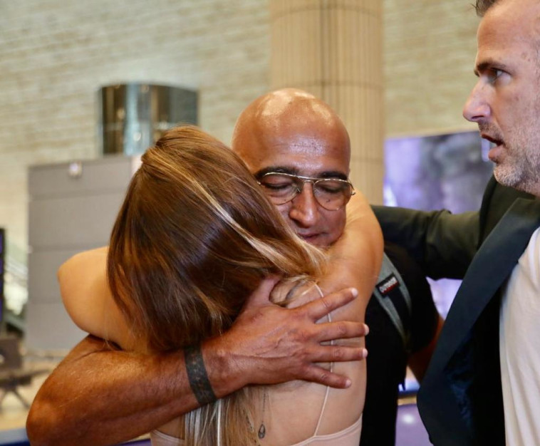 דודי אשכנזי נחת בארץ