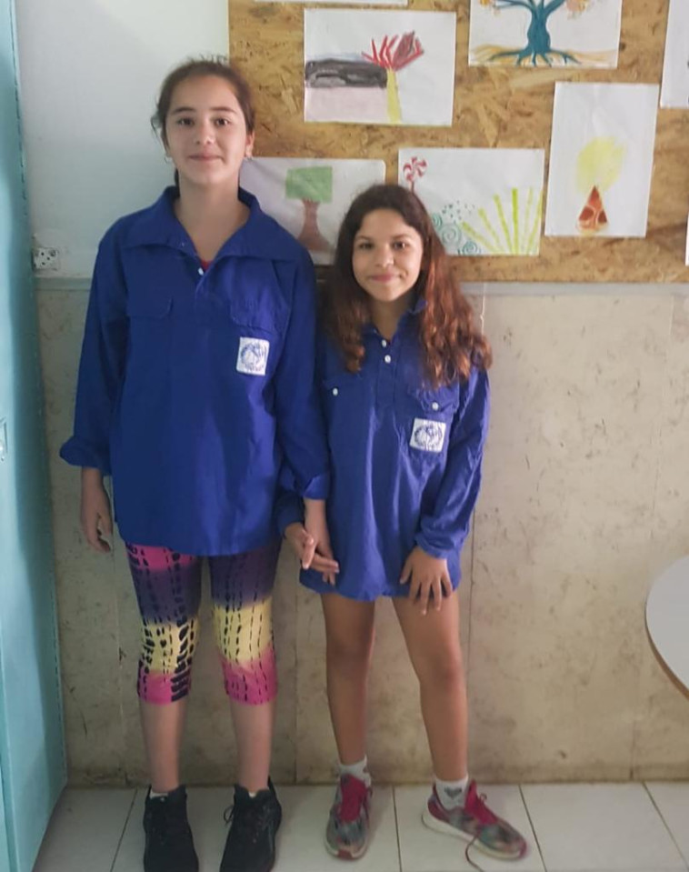 קארין (מימין) ודנה (משמאל), חברות הכי טובות