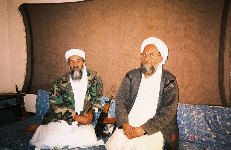 איימן אל-זוואהרי עם אוסמה בן לאדן (צילום: רויטרס)