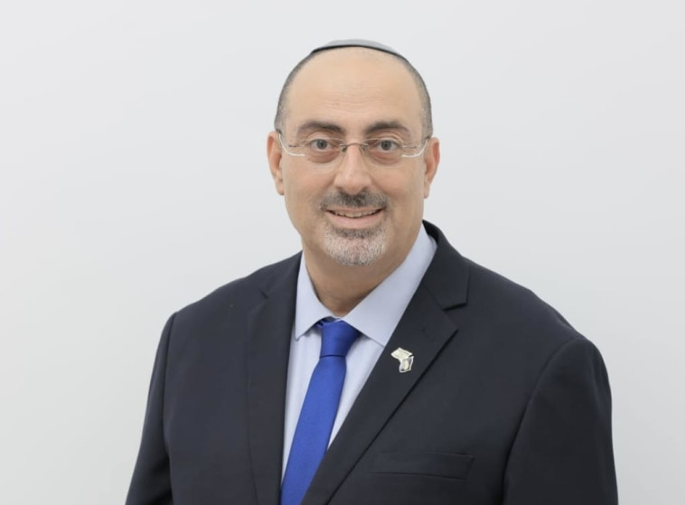 ניסים ואטורי