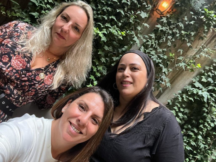 ענבל אלמוזנינו, ניקול קידר ומיכל חן־אסולין