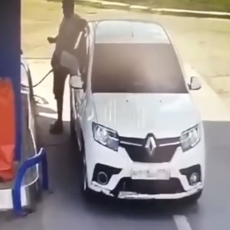 שניות לפני ההצתה