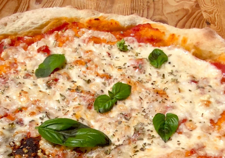 פיצה מבצק אמיתי