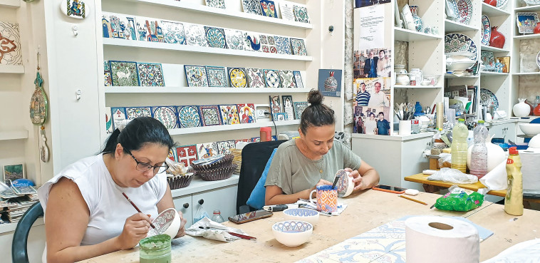 החנות היפהפייה של ג'ורג' ודורין סנדרוני