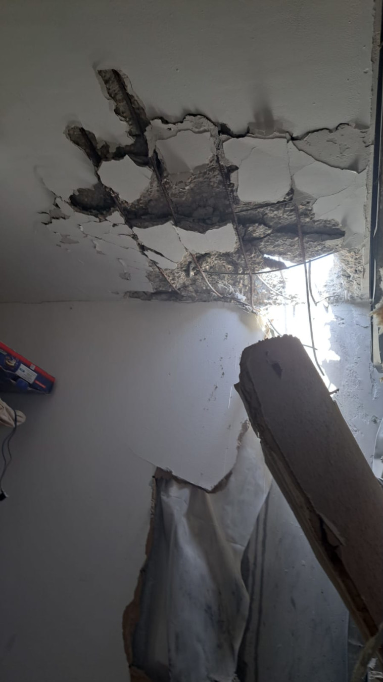 Damage to a house in Sderot (photo: Sderot Municipality Spokesperson)