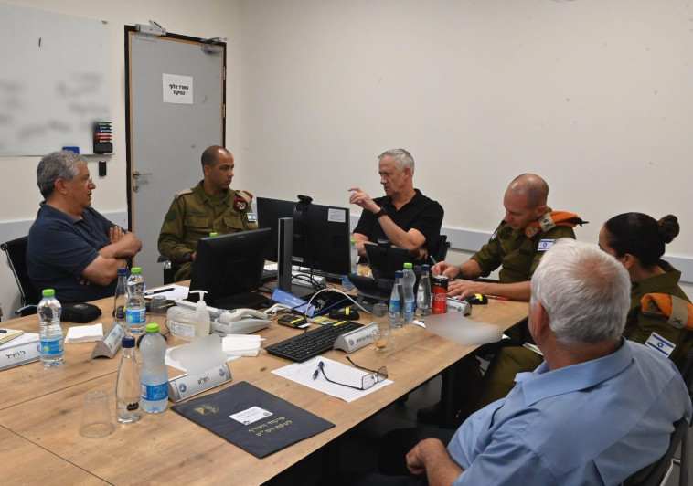 שר הביטחון בני גנץ בהערכת המצב שקיים היום