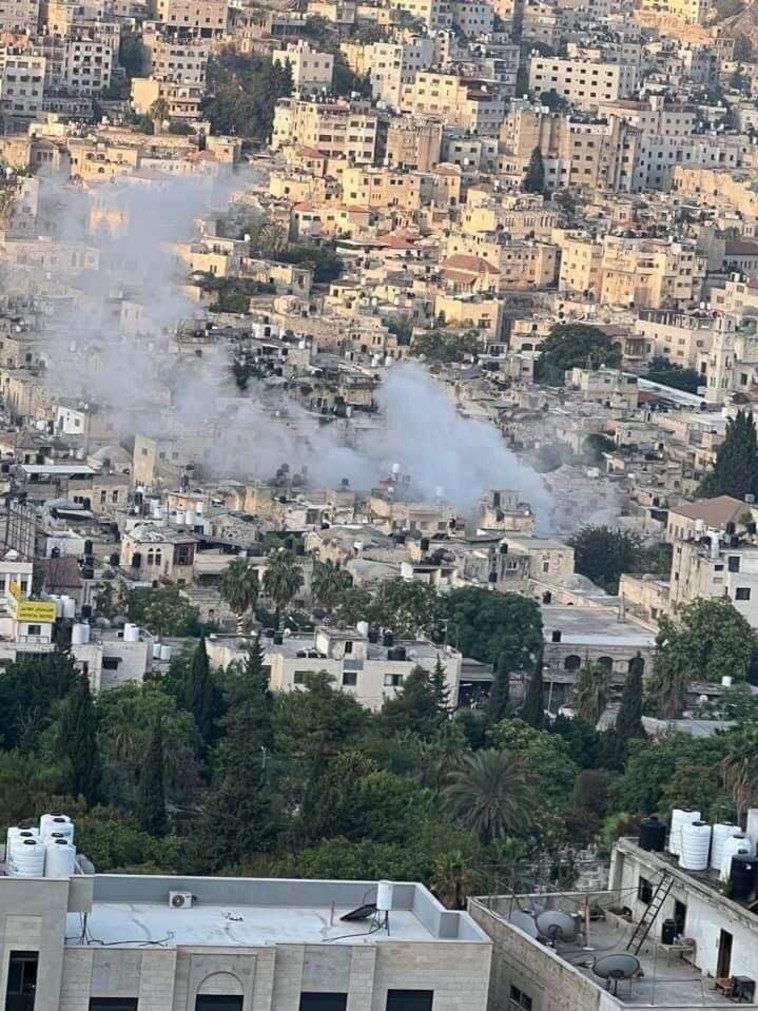 זירת האירוע בשכם, כוחות הביטחון מכתרים בית במקום