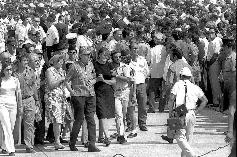 טבח מינכן, טקס בנתב''ג, הגעת ארונות הספורטאים