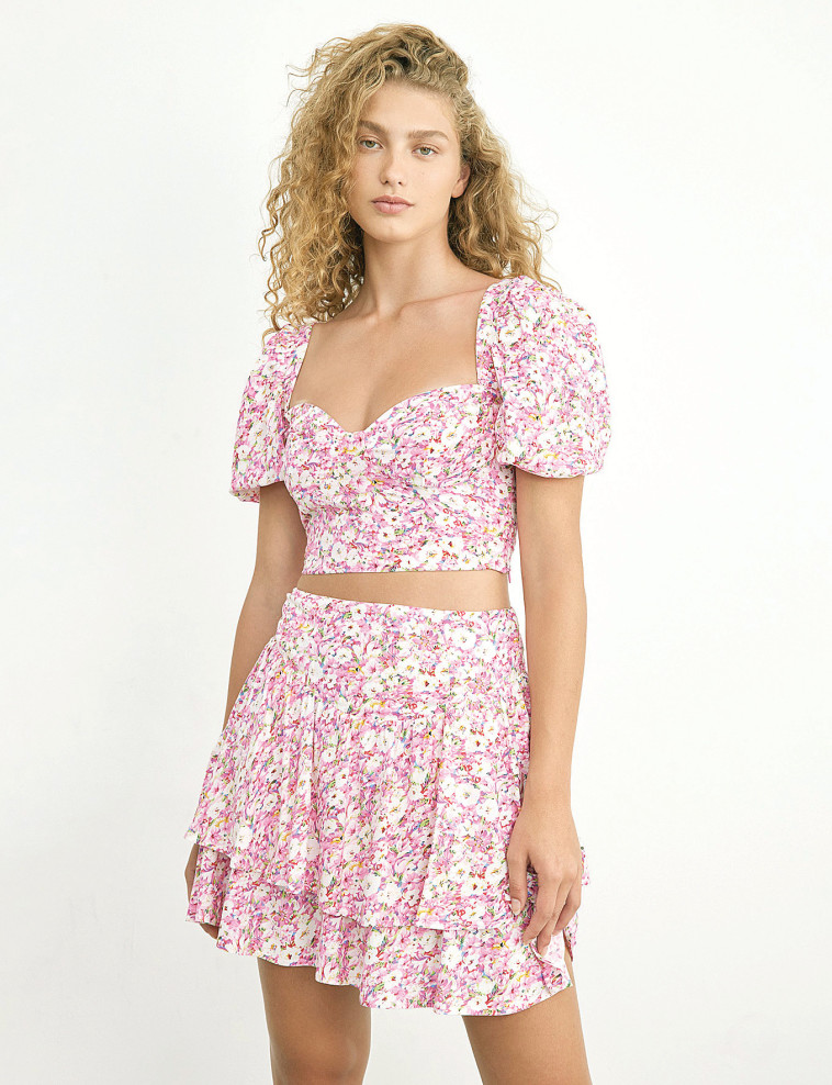 קסטרו טופ 99.90 ש''ח חצאית 139.90 ש''ח