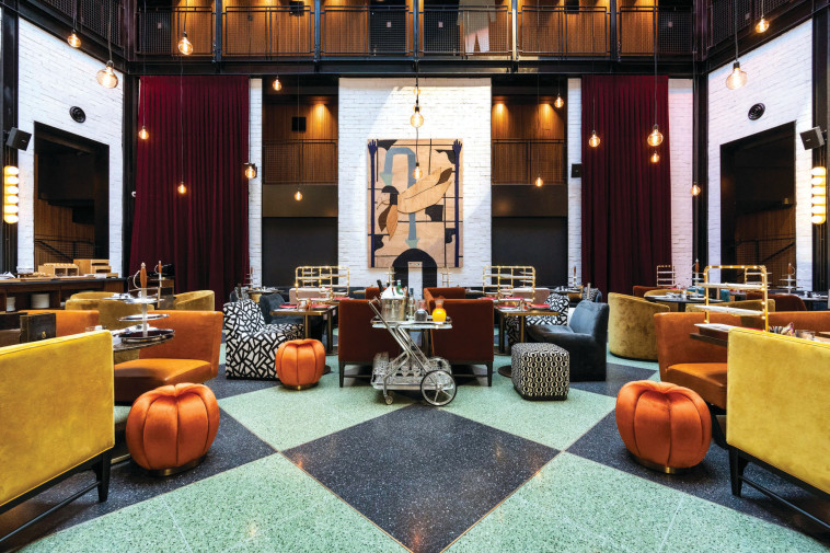 מלון הבאקסטייג'