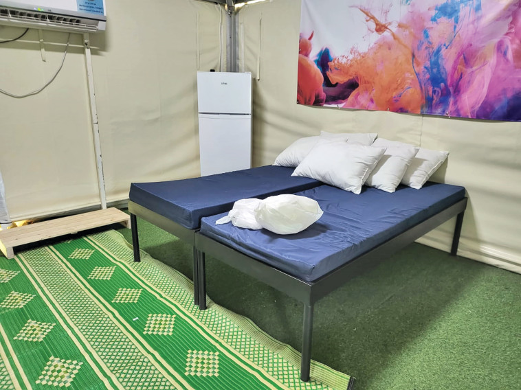 אוהלים ממוזגים, חמת גדר