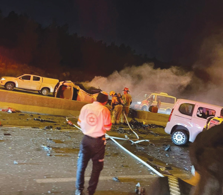 זירת התאונה בשומרון (צילום: דוברות מד''א)