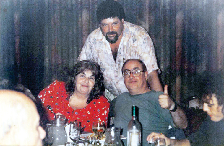 טוביה צפיר ב''קפה פינגווין''