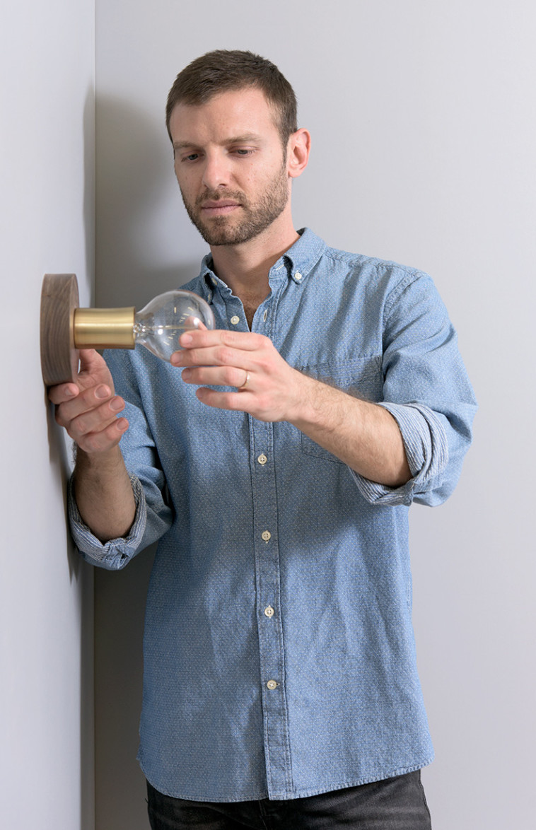 מעצב התאורה אסף וינברום