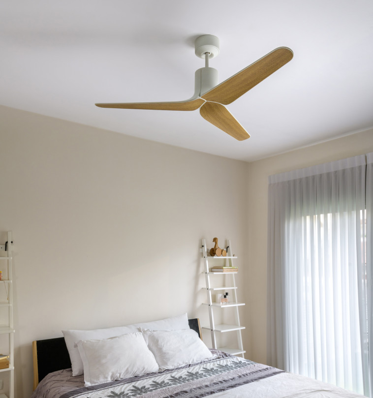 LOTUS swing ceiling fan from Technolite designed by the designer Dor Carmon (Photo: Studio Dor Carmon)