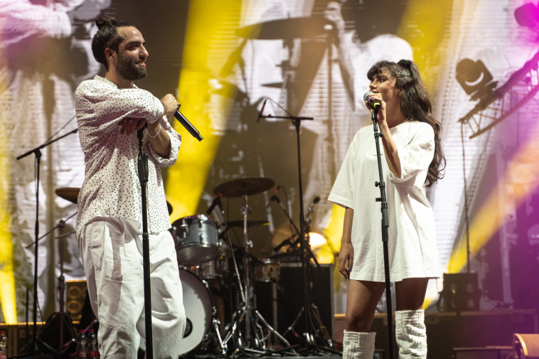 יסמין מועלם וטונה חוזרים לבמה שבה הביצוע של ''סהרה'' התחיל