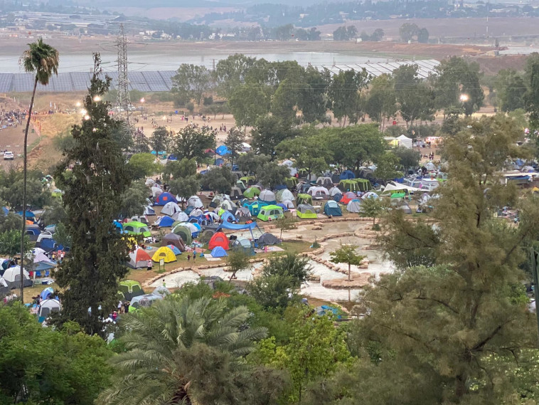 כ 15,000 לינות נרשמו בחניוני הלילה (צילום: לימור קטן פרידמן רשות הטבע והגנים)