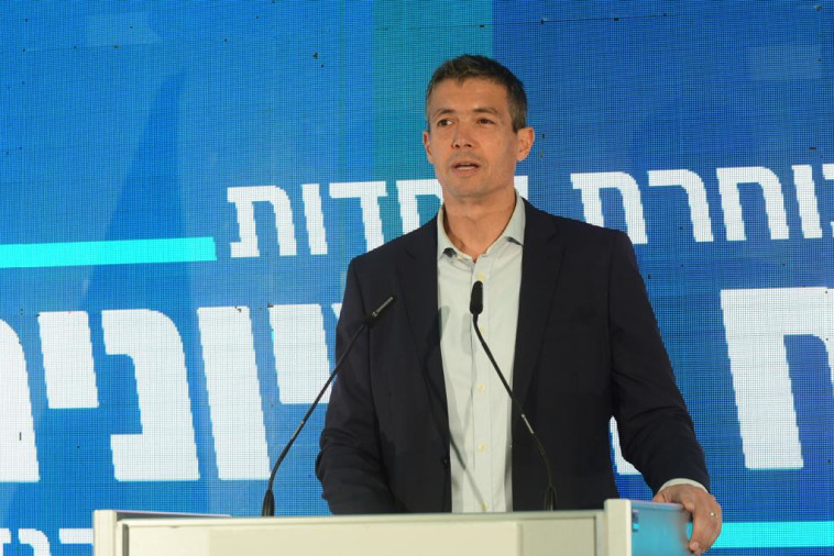 שר התקשורת יועד הנדל