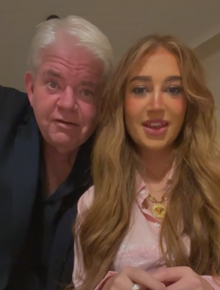 נראים כמו אבא ובת