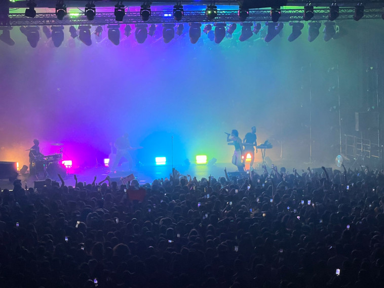 כמו כוכב רוק, יהונתן מרגי על במת ההאנגר