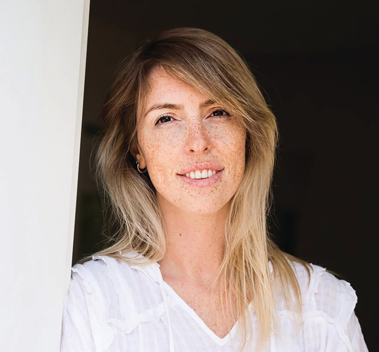 אנג'לה ילקין