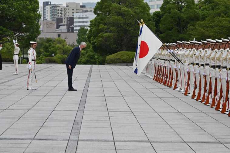 ביקור בני גנץ ביפן
