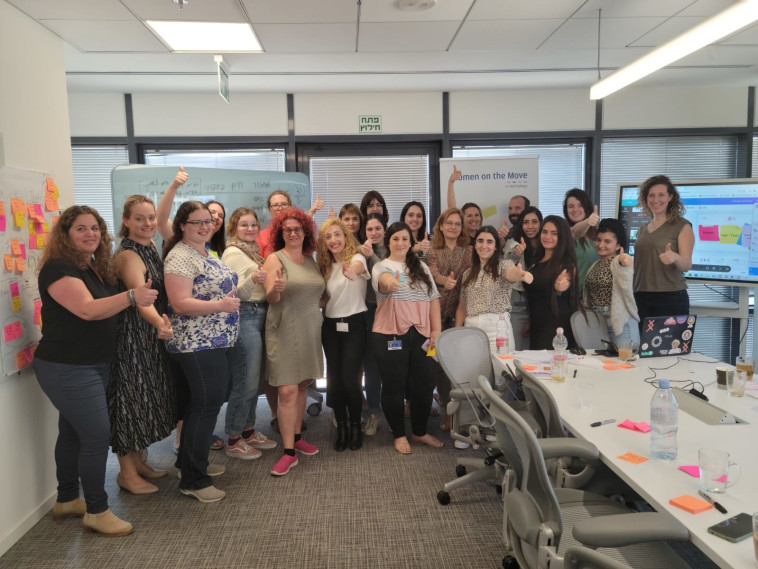 פעילות של J.P. MORGAN 