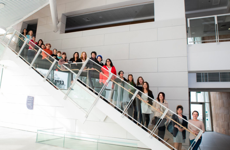 תוכנית בוסטר במככלה אקדמית אחוה