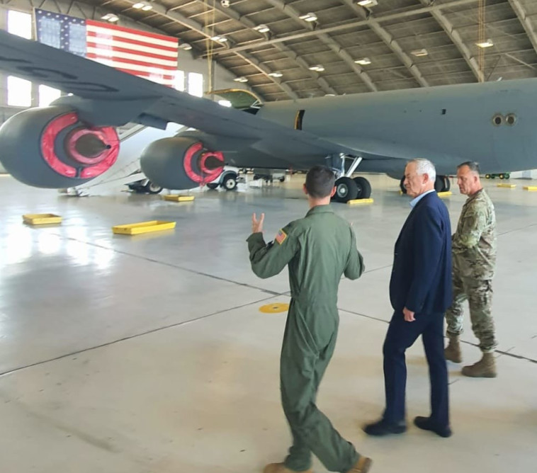 שר הביטחון בני גנץ בסיור בביקור בטייסת המתדלקים של סנטקום בטמפה, פלורידה
