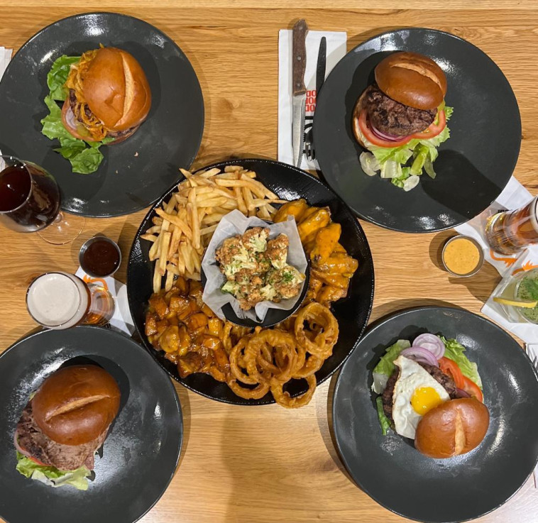 ארוחת רעבים בלופט