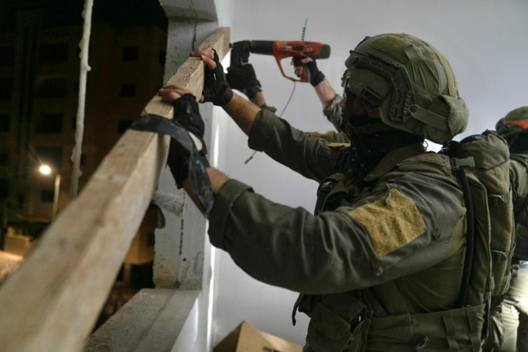 צה''ל הורס את בית המחבל שביצע את הפיגוע בתל אביב