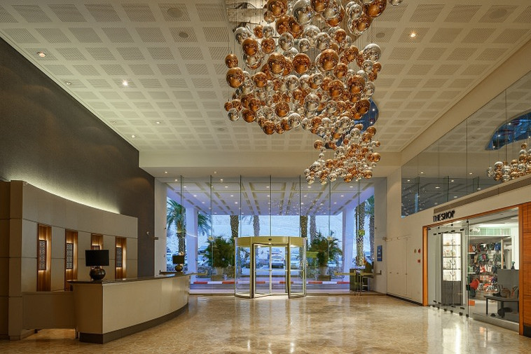 הלובי של מלון גנים