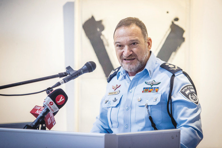 המפכ''ל קובי שבתאי 