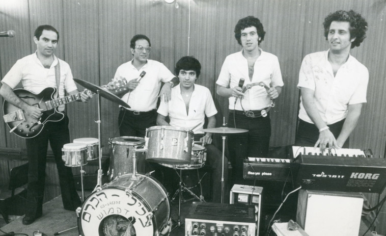 דקלון בלהקת צלילי הכרם