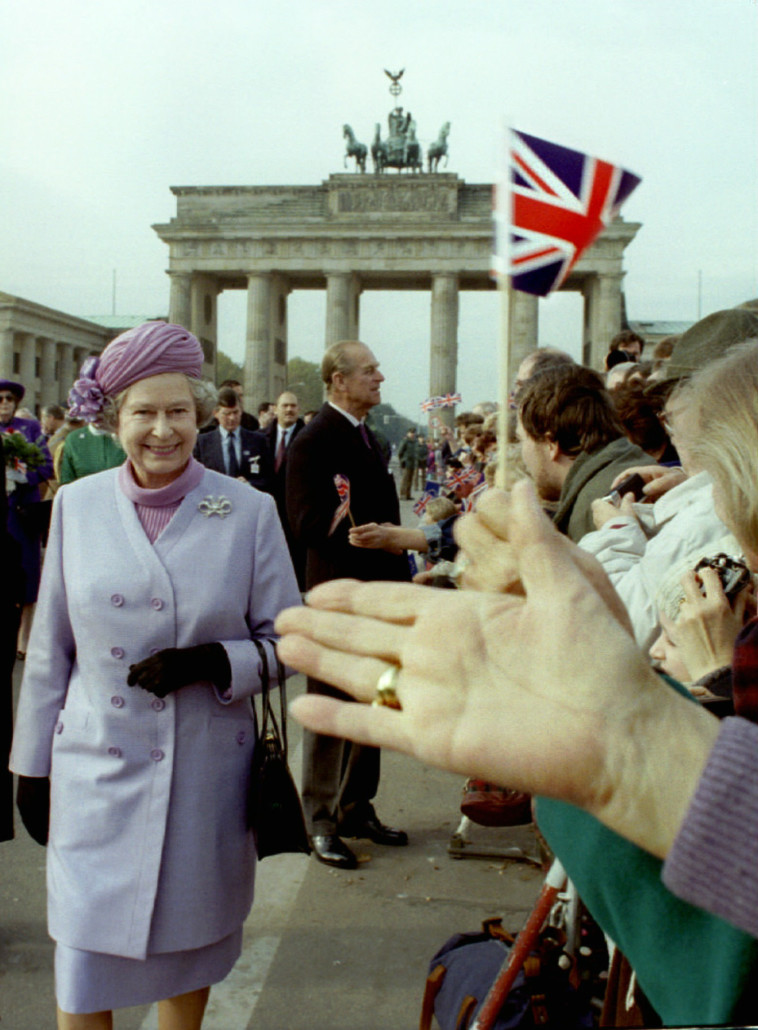 המלכה אליזבת' השנייה בביקור בברלין (צילום: רויטרס)